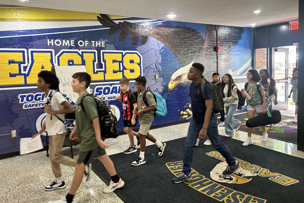 Ike first day in lobby