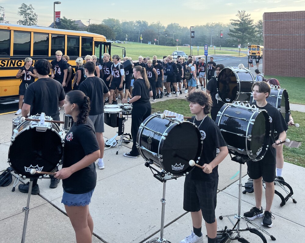 Homecoming Friday students greeted
