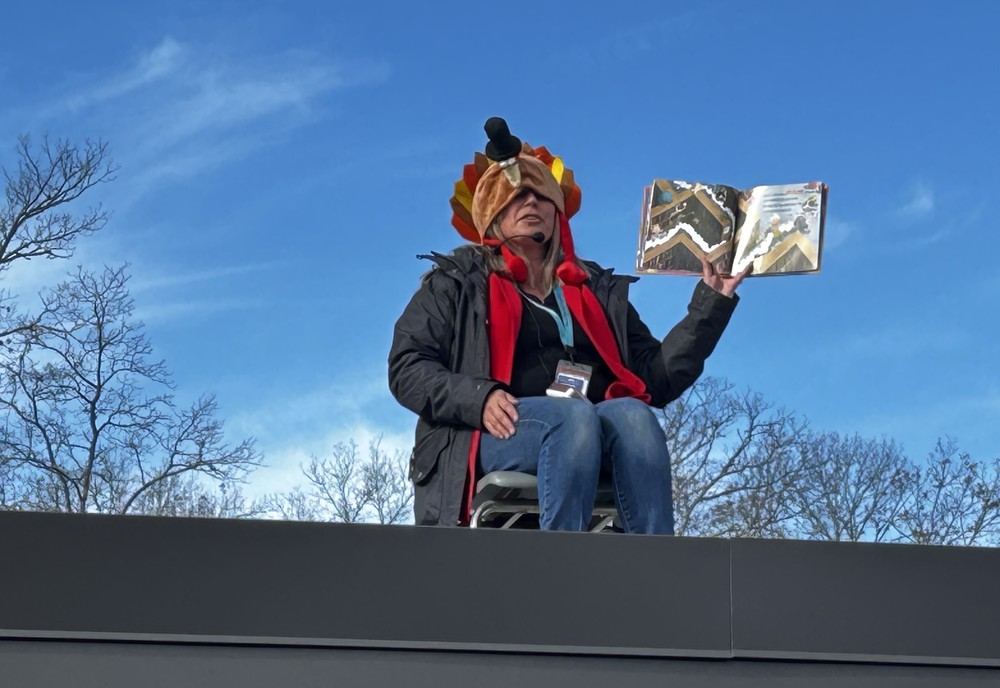 Kelliann on crim roof reading