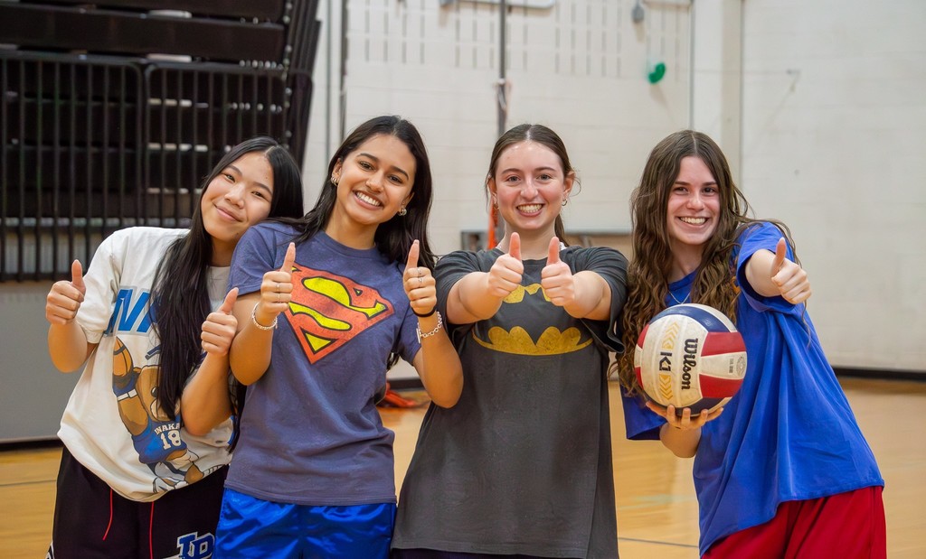 girl team at volleyball