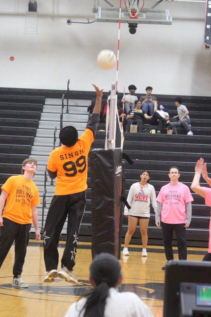 staff volley 4