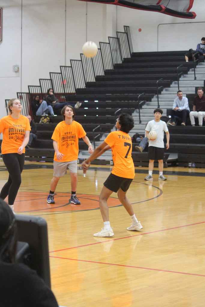 volley staff students 6