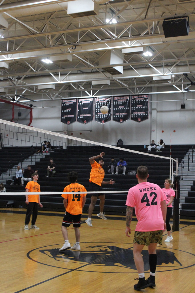 staff students volley 4