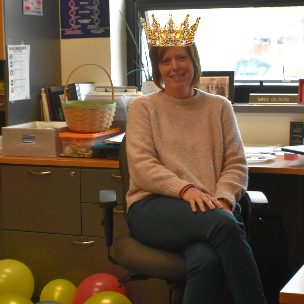 Bonnie, Queen for the Day