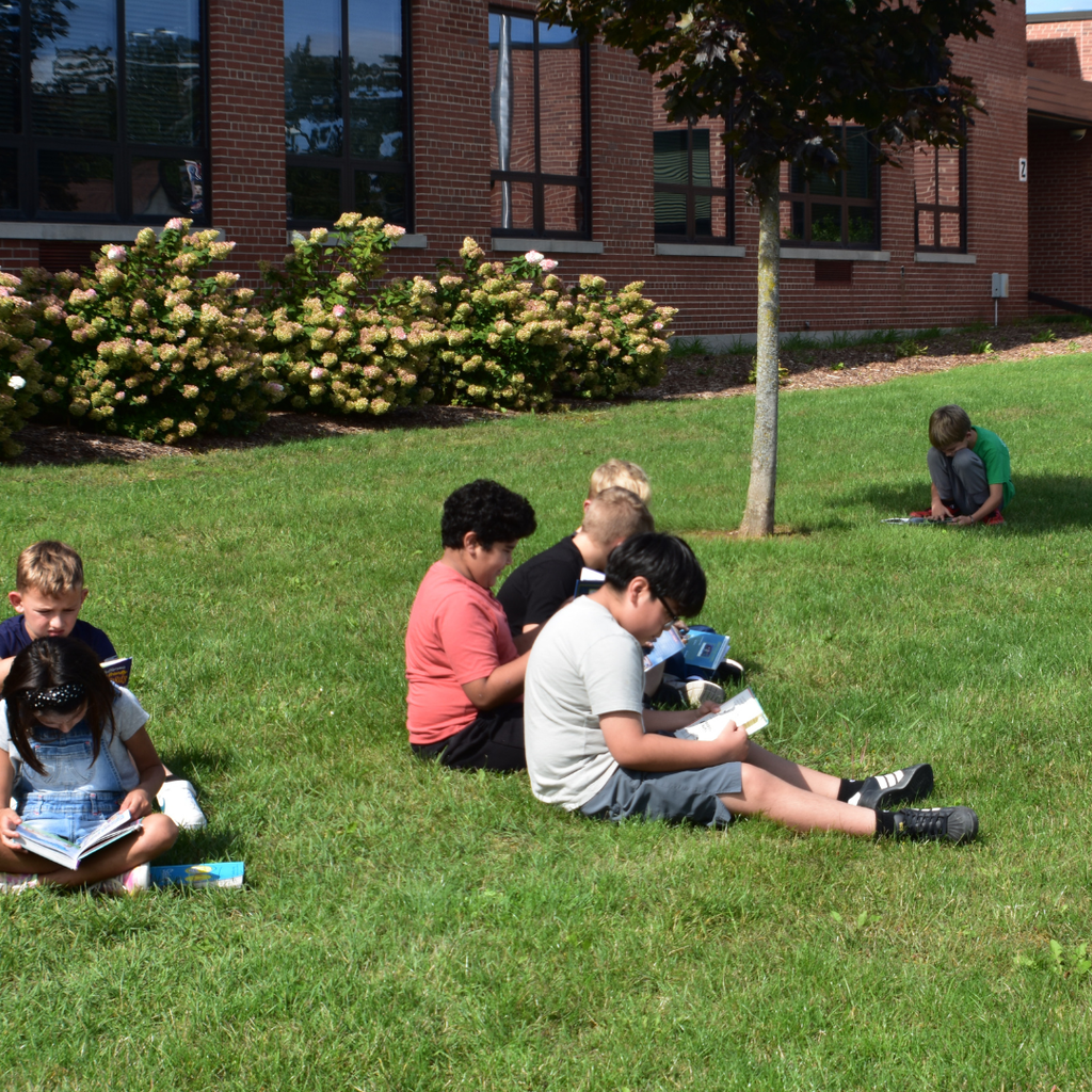 Reading Outdoors4