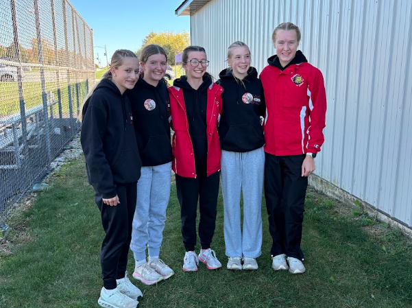Varsity girls cross country team 