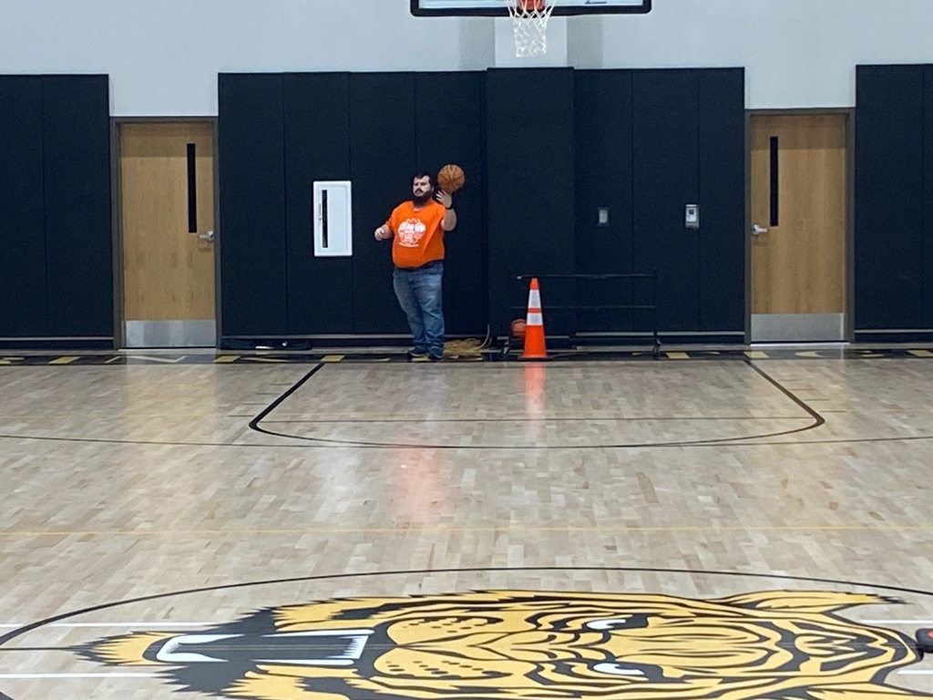 🏀 Thank you for joining GEAR UP Arkansas! Thank you to all the amazing students and families who joined us for our recent GEAR UP Arkansas workshop! It was incredible seeing everyone bring so much energy to building their personal "Game Plan" for the future.