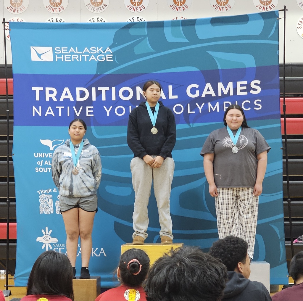 Puni - 3rd Place - Eskimo Stick Pull 