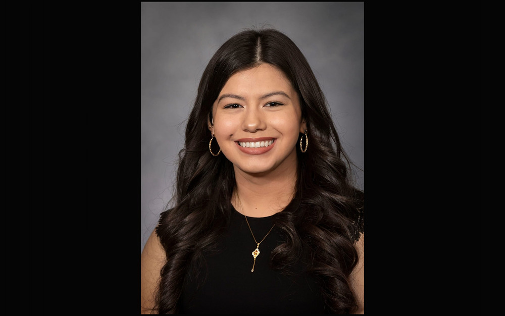 Santana Cruz - Roan Scholar