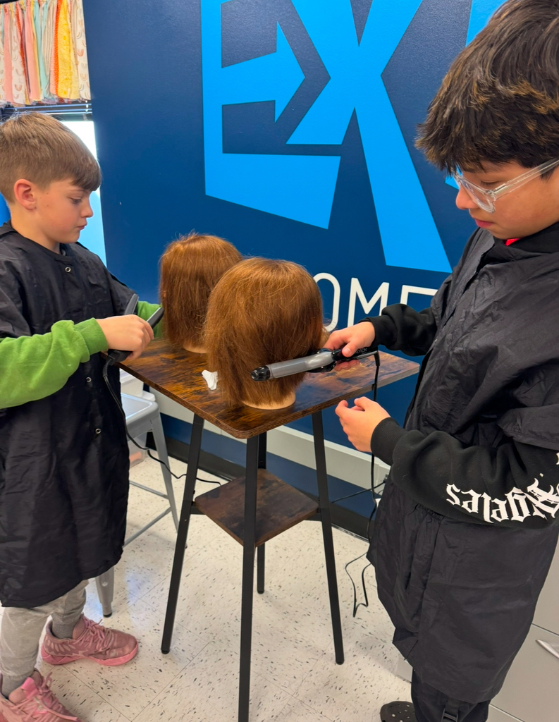 Middle School Careers Class learns about Health Careers