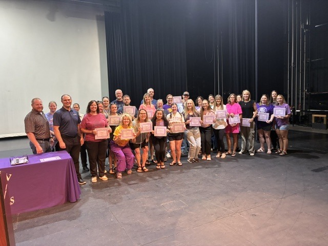 Group picture of BEF recipients 