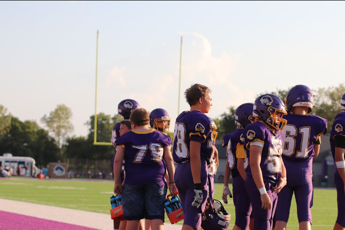 This is a variety of Bristow 8th Grade football pictures.