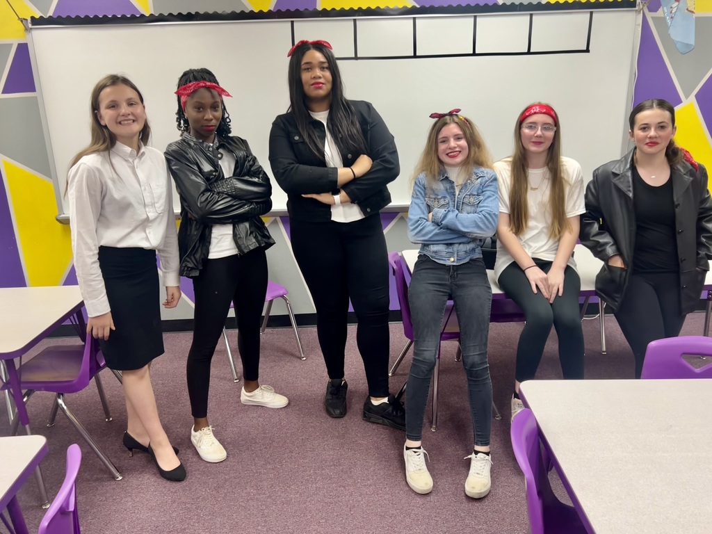Students dressed for Outsider's Day