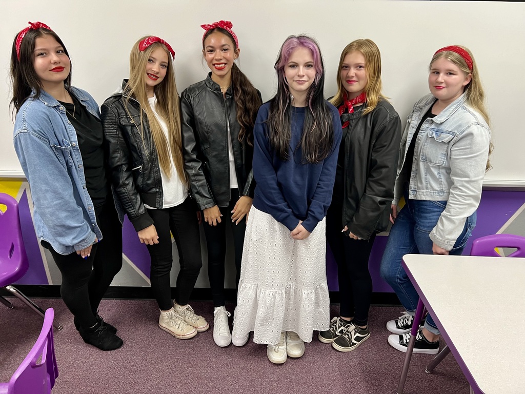 Students dressed for Outsider's Day