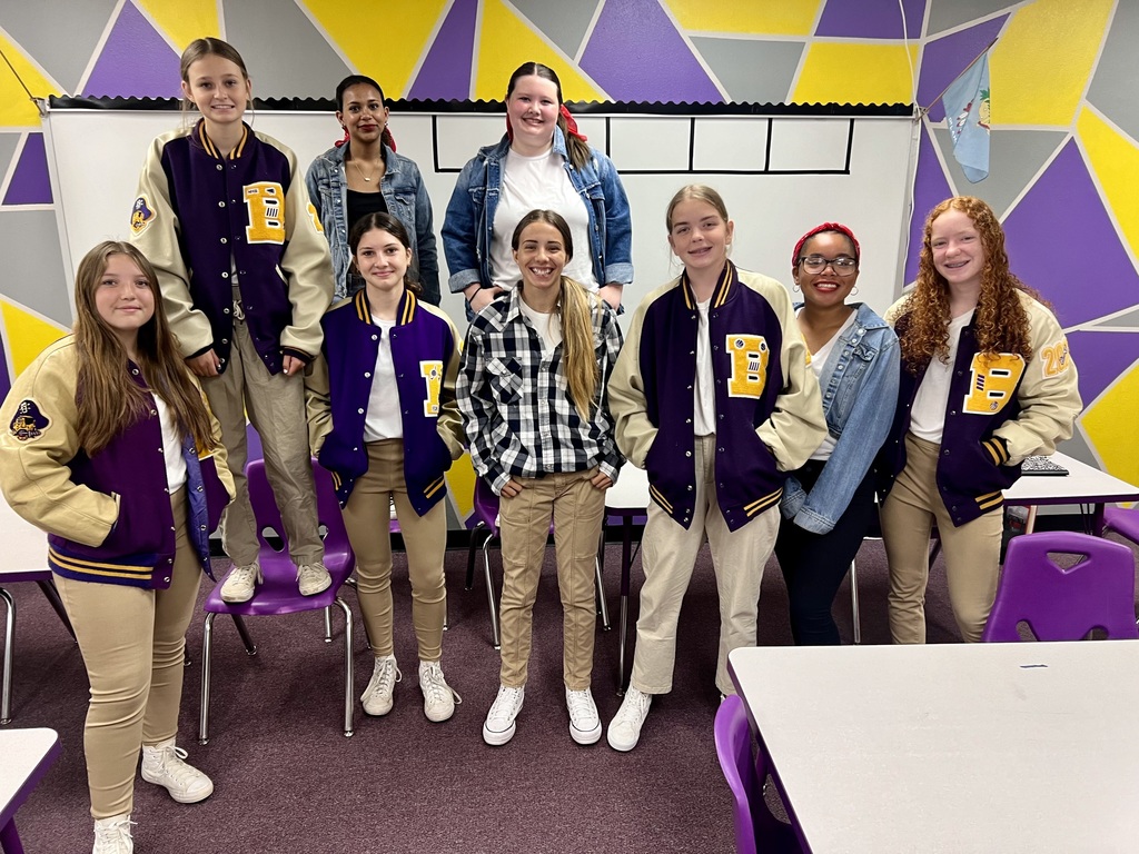 Students dressed for Outsider's Day