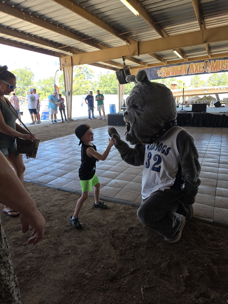 mascot 4