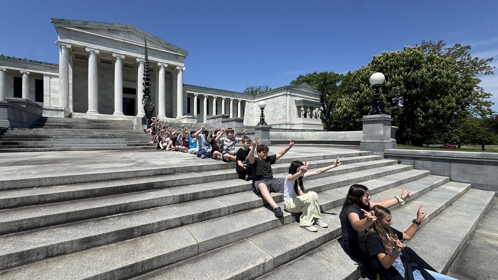 Students in both 6th grade & the Art Club enjoyed spending time at the Buffalo AKG (Albright-Knox Art Gallery) Art Museum. 