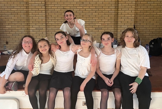 Students in the Elementary Chorus