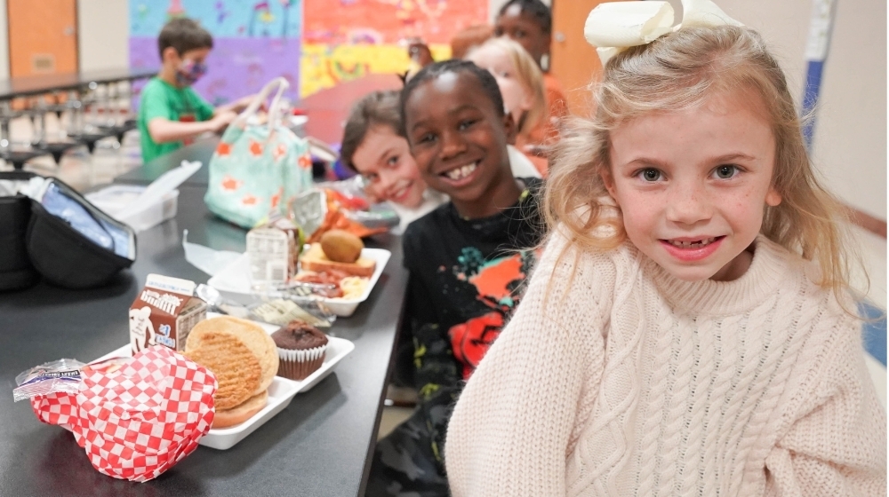 Broken Arrow Public Schools students eating lunch.