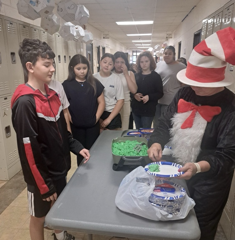 green eggs being served