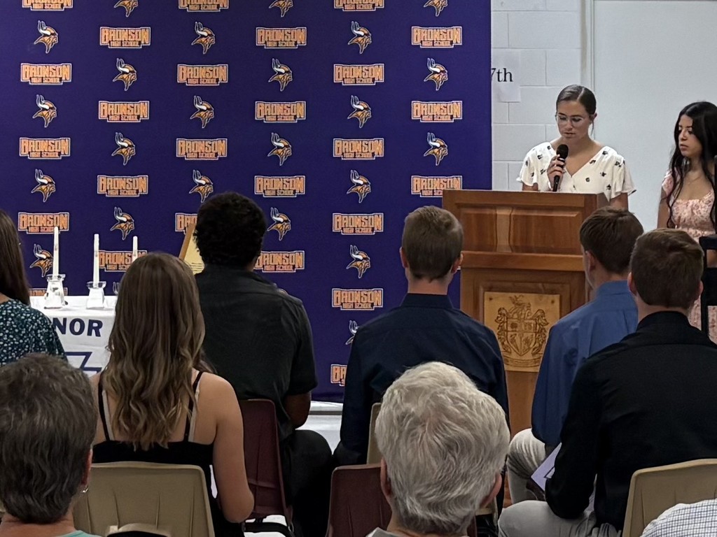 Abbi Ferry and Itzel Albarran