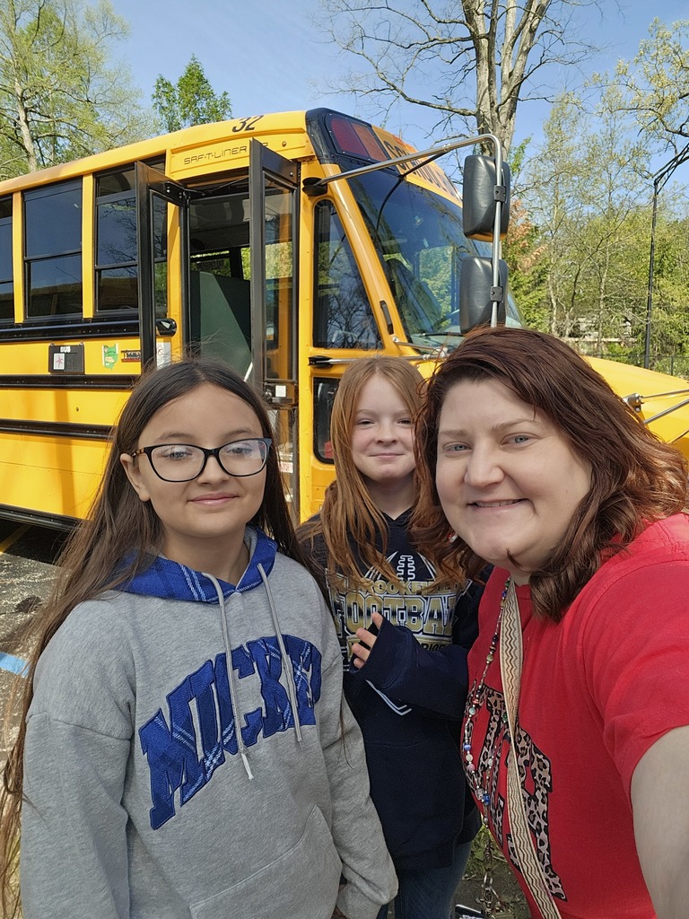 Our 4th Graders had an amazing time exploring and learning at the Akron Zoo! From exciting animal encounters to hands-on educational experiences, it was a day full of fun, discovery, and unforgettable memories. 🦒🐘🦜