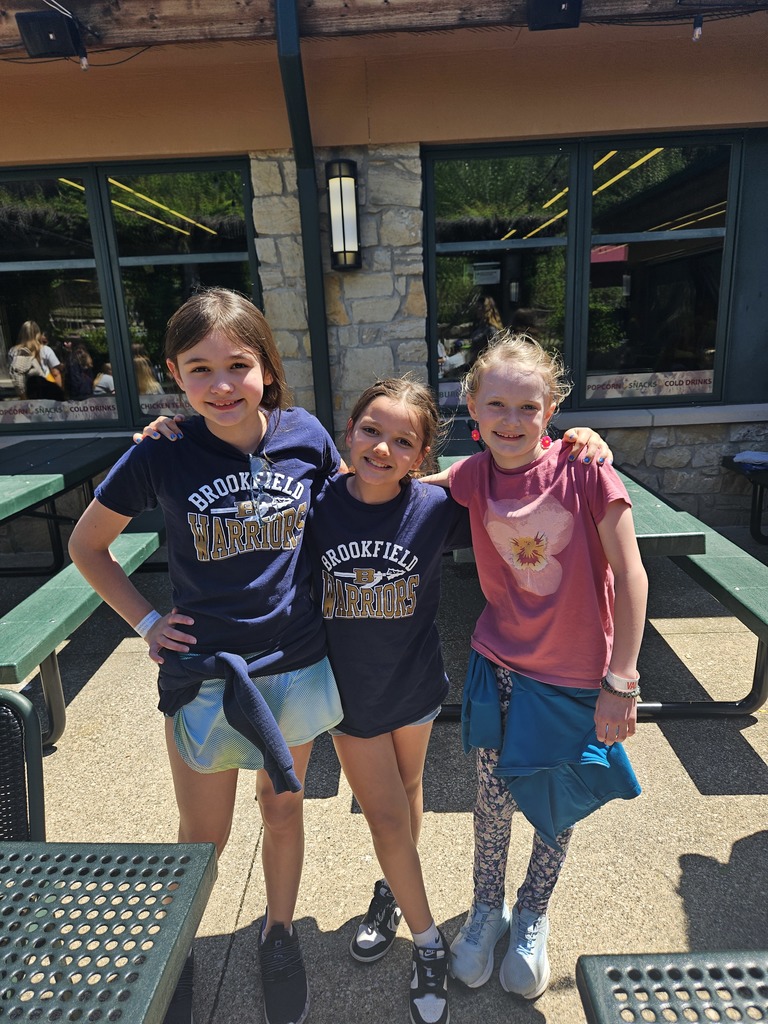 Our 4th Graders had an amazing time exploring and learning at the Akron Zoo! From exciting animal encounters to hands-on educational experiences, it was a day full of fun, discovery, and unforgettable memories. 🦒🐘🦜
