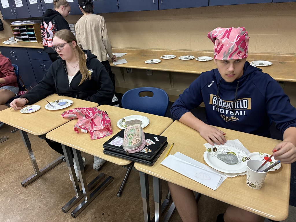 Last week, our 8th grade students who stayed back from the Washington, D.C. trip had a blast painting decorative rocks! 🎨🪨 Students showed off their creativity while designing colorful and unique creations.