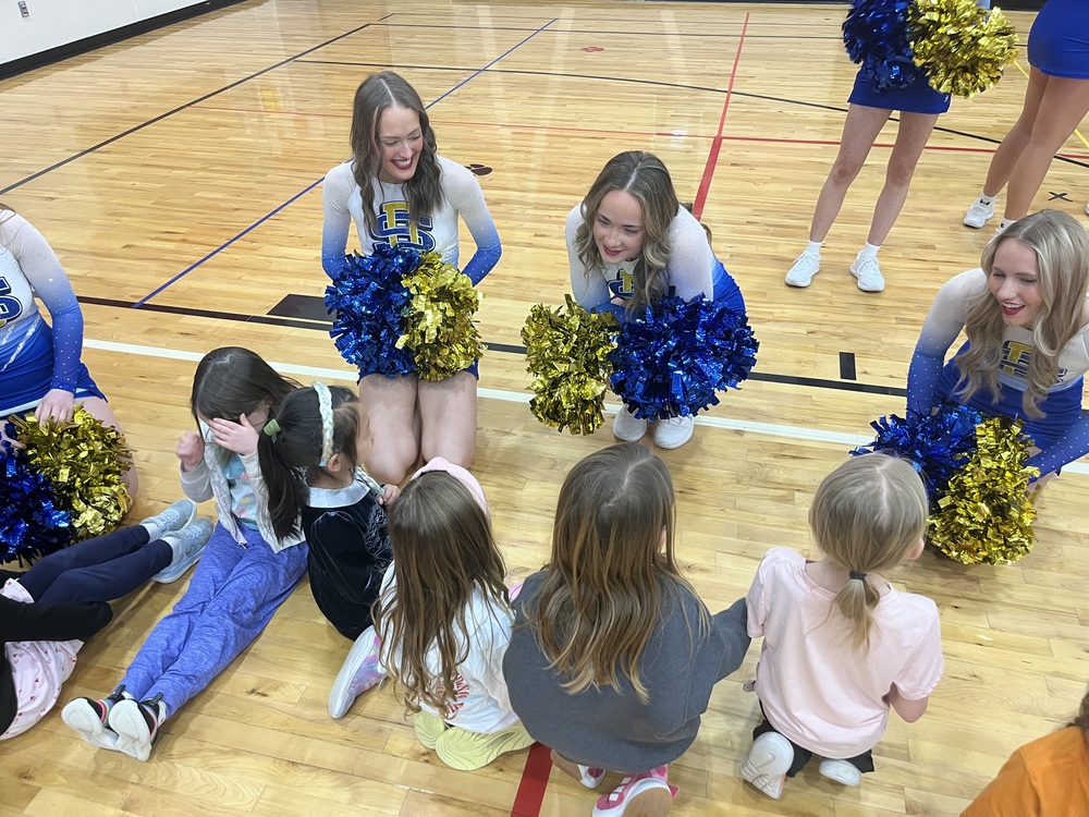 SDSU Dance Team meeting with Learners