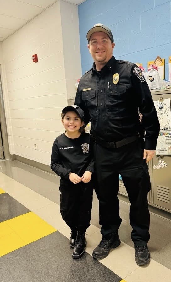 👮👮♂️💛🖤