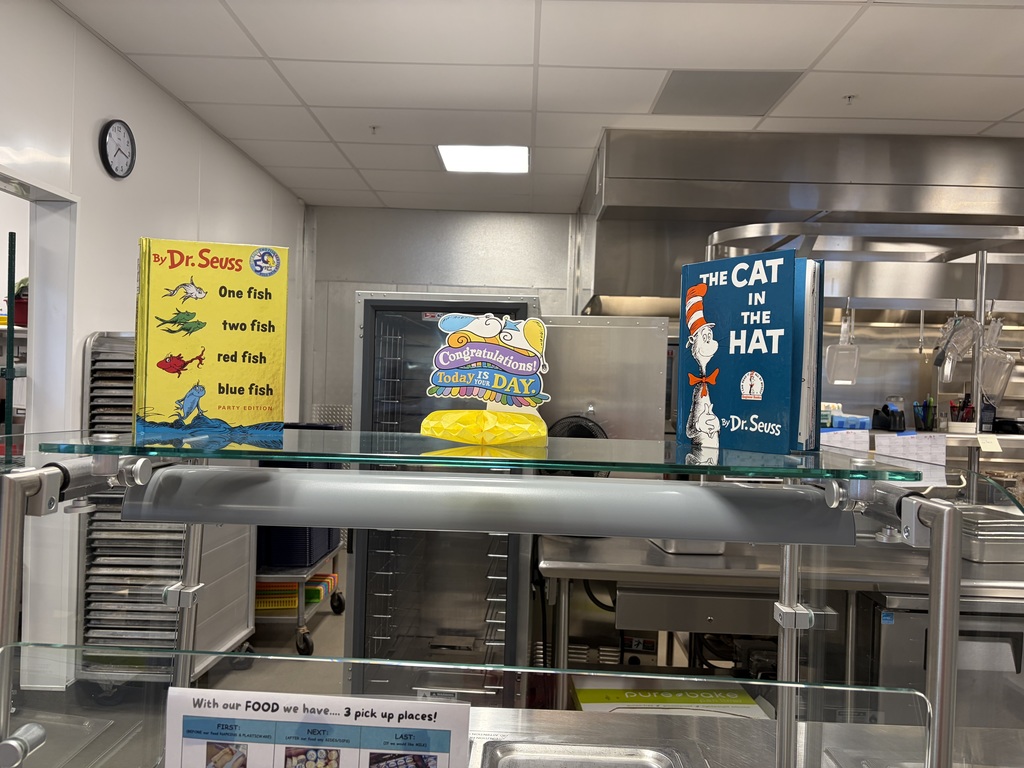 Books and decorations in the kitchen