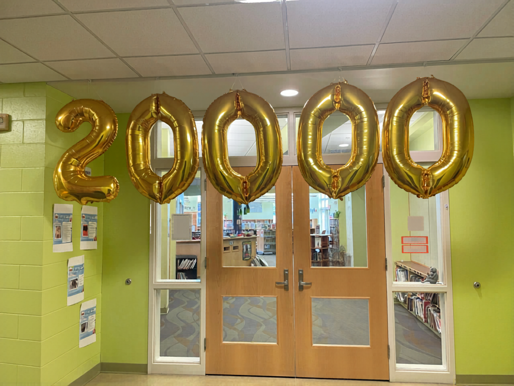 balloons 20000 in front of library