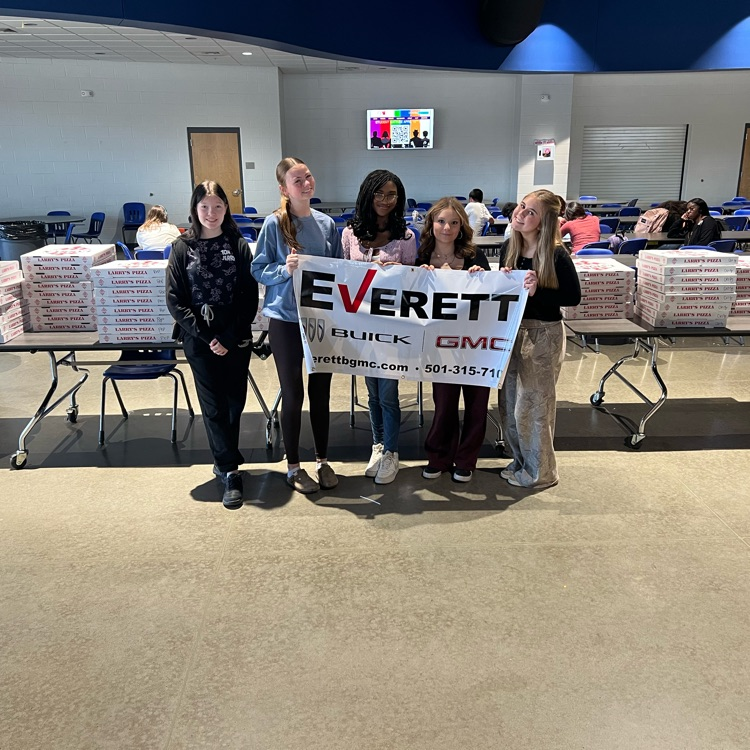 Everett provided pizza