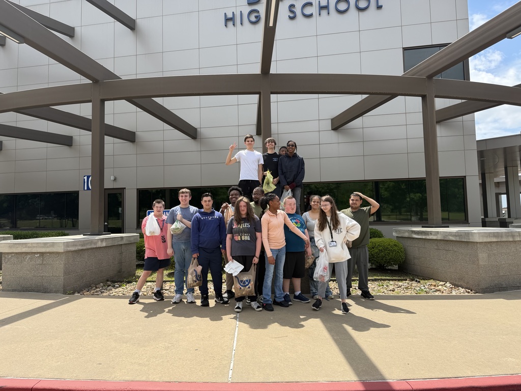 Students from Mrs. Barlow and Mrs. Mashburn's classes