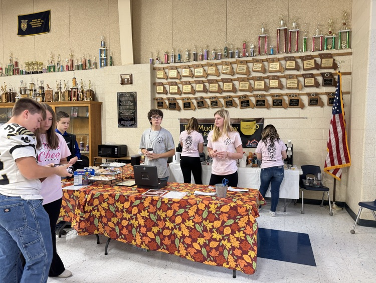 ☕️ Another Great Morning at Muddy Paws! 🐾