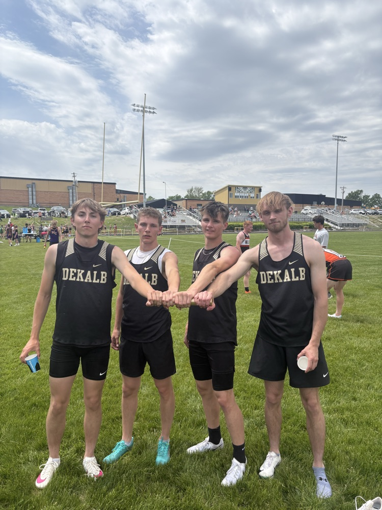 4x400 - 4th place 