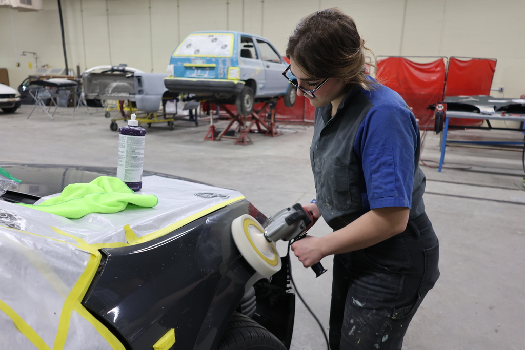 buffing out car 