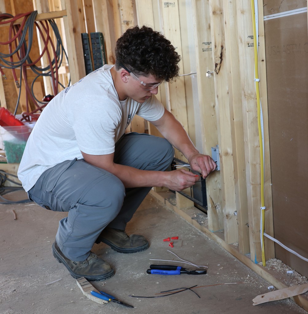 Electrical students at the buckeye house 