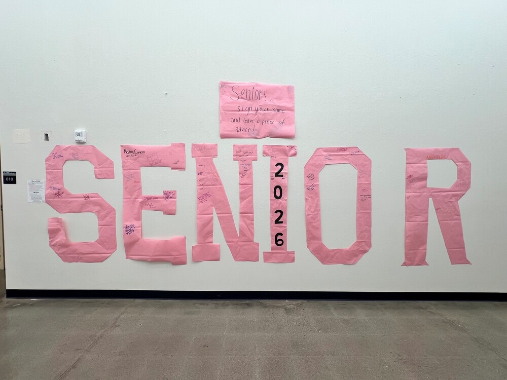 Senior autograph banner
