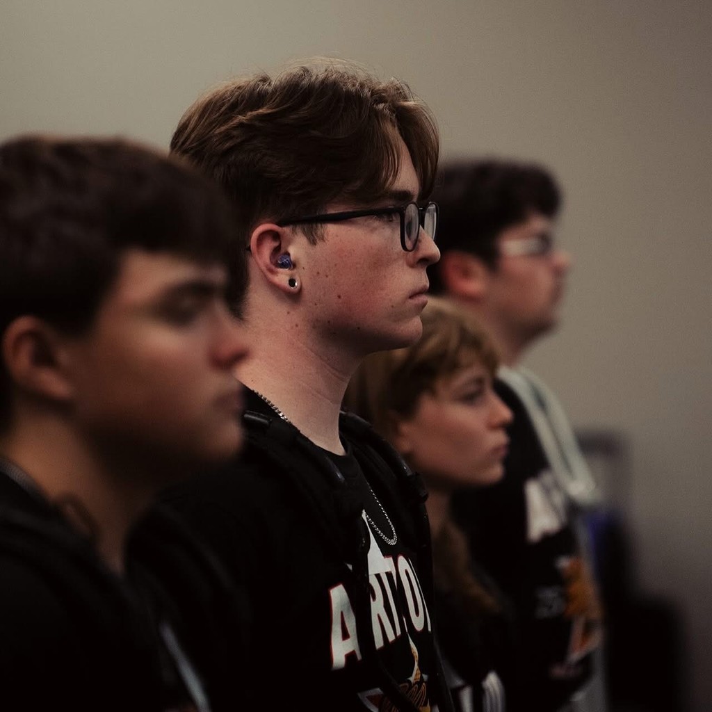 BUHS band students posing at the Fiesta Bowl Parade