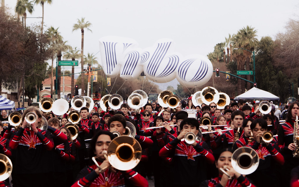 BUHS band students posing at the Fiesta Bowl Parade