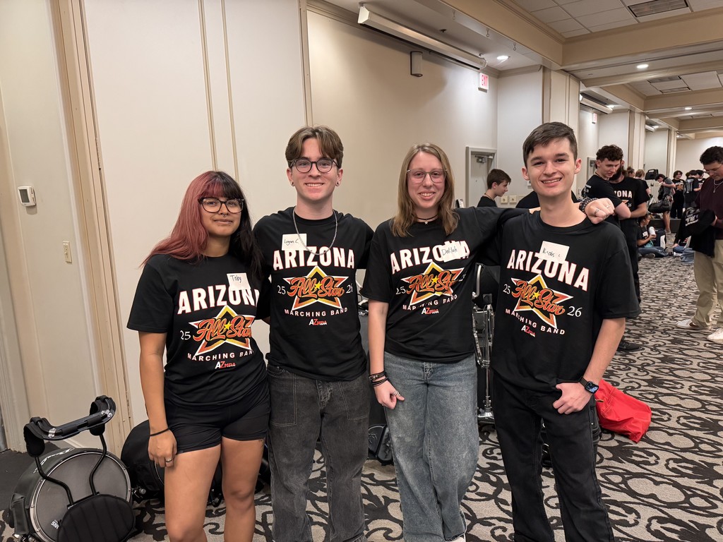 BUHS band students posing at the Fiesta Bowl Parade