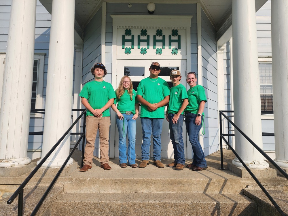 L to R: Luther Llewellyn, Kaylee Staton, Bryan Haldane, Collin Snoddy, Coach Sherry Dorrier.