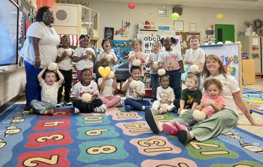 Mrs. Schaeffer's class and their WHITE pumpkins!