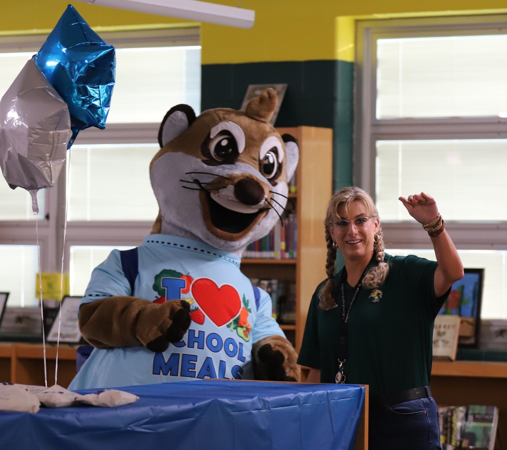 Mealton the Meerkat with Kristi Lynch