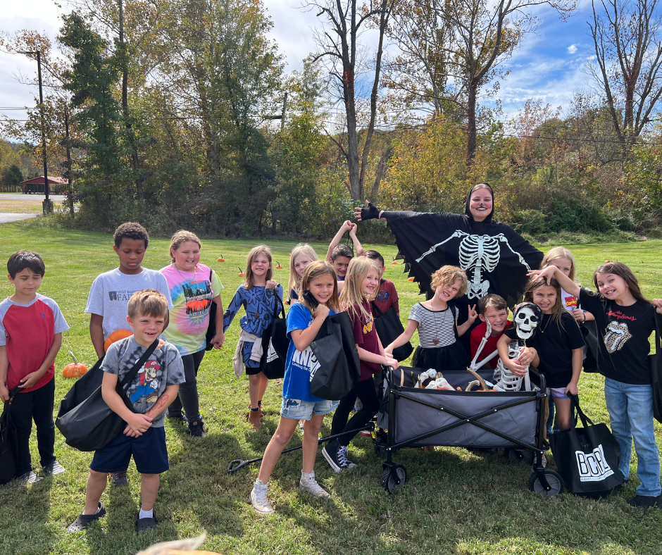 Third grade posing for a class picture.