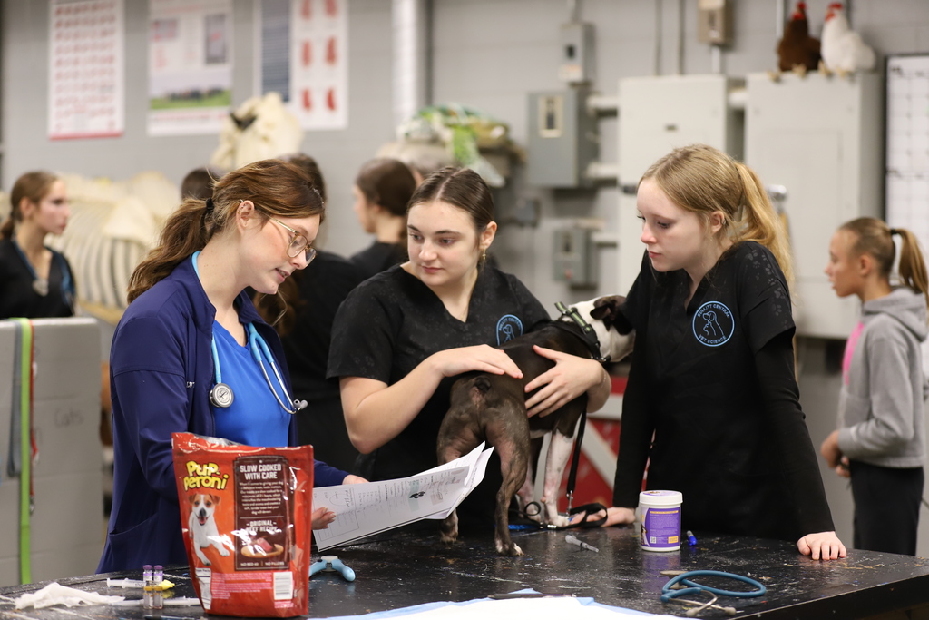 Students with Vet Tech