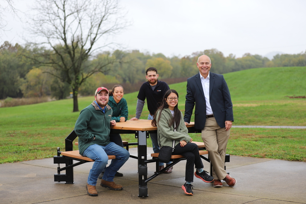 Inclusive table Team