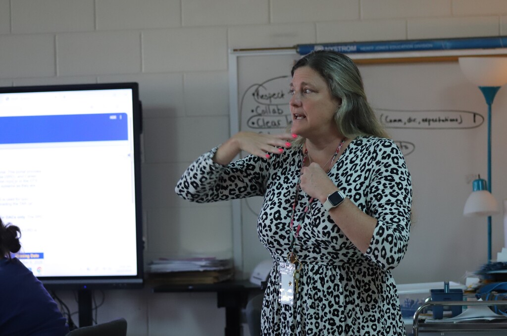 Bullitt Day: Staff members are back to school and getting ready for students to return