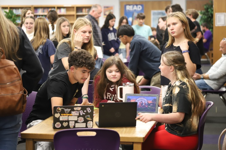 Entrepreneur Pitch competition-8th Grade